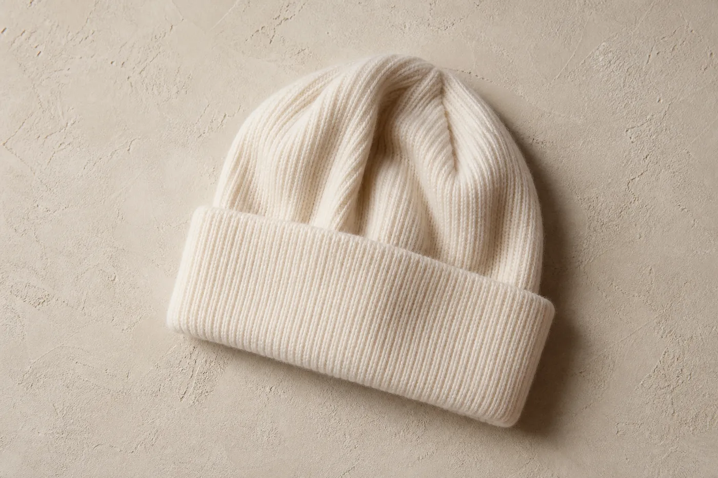 Édition Bonnet Maille Côtelée Essentiel